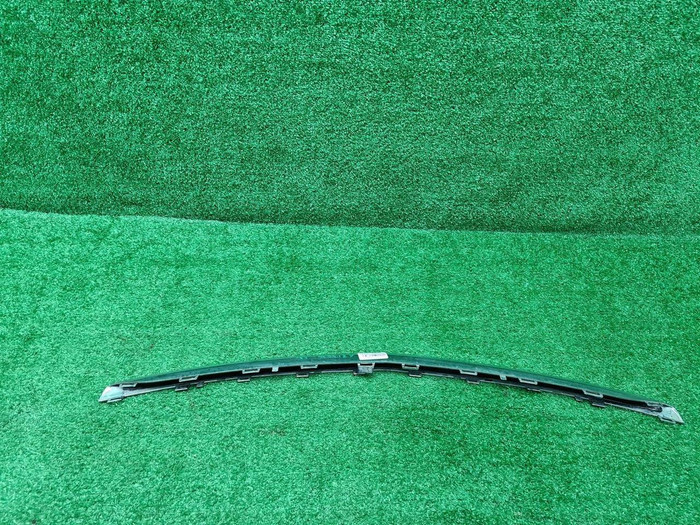 Молдинг перед. бампера Mercedes E W213 (16-21) AMG