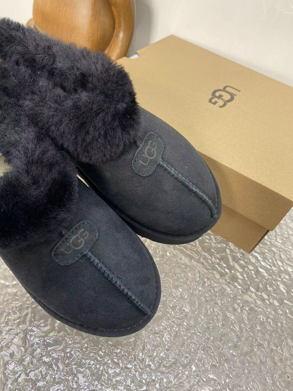 UGG