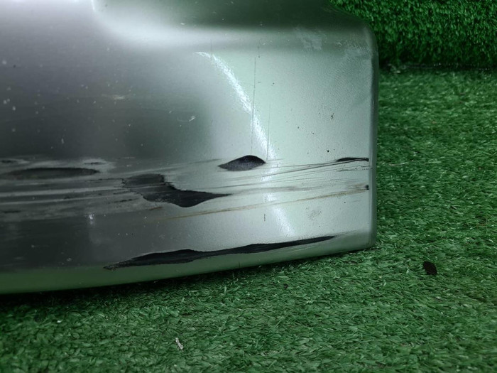 Накладка переднего бампера Toyota Hiace H200 10-19