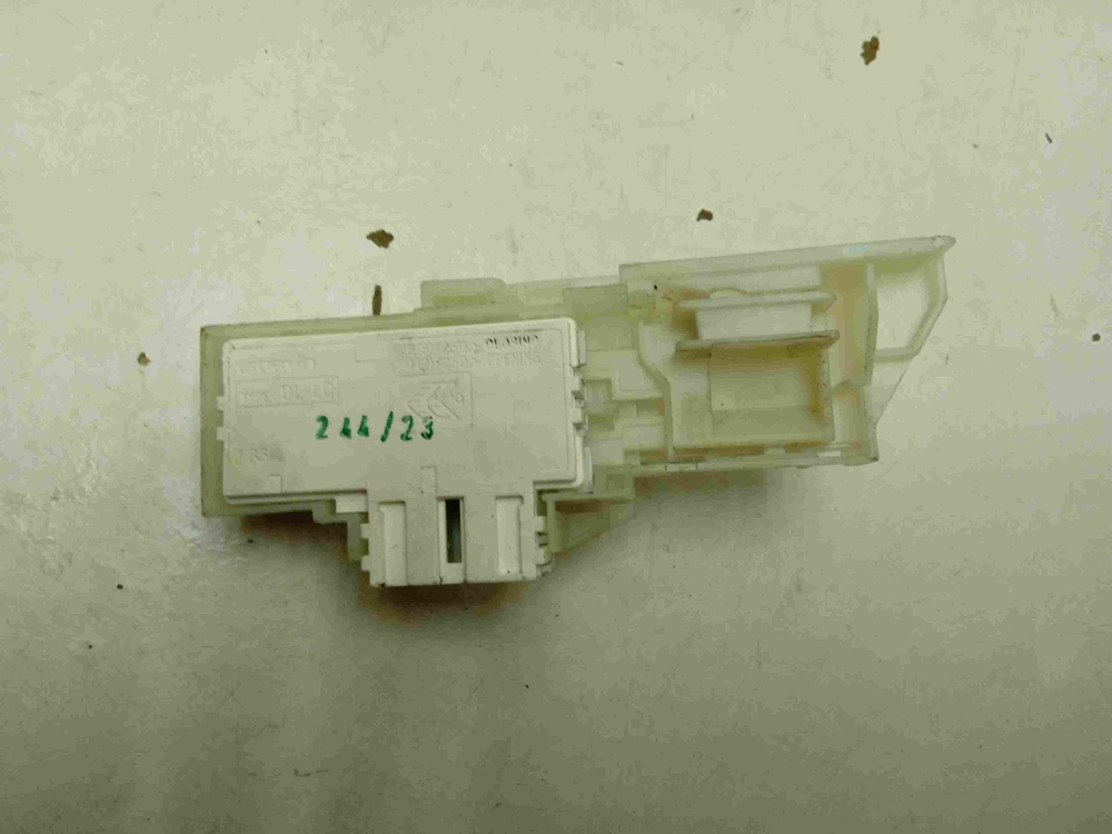 RTSXG382TM/1 кт216 Блокировка люка для стиральной машины Haier 46002826 б/у