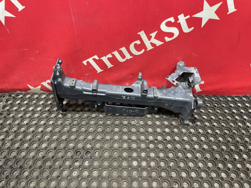 Кронштейн крыла переднего левый 2023г