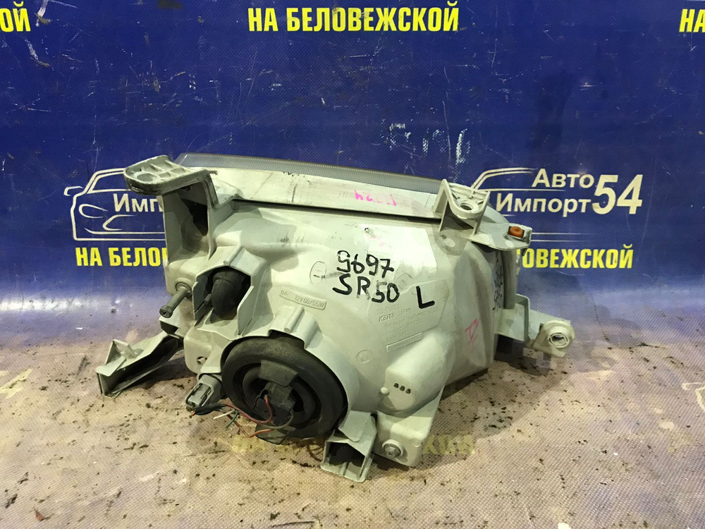 Фара передняя левая TOYOTA LITEACE NOAH 1996-1998