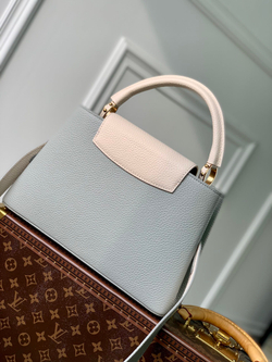 Louis Vuitton Capucines MM