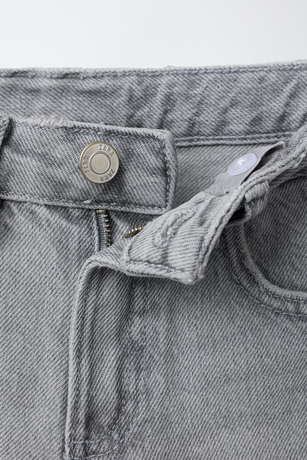 ZARA ДЖИНСЫ WIDE LEG С НАШИВКАМИ «ЗВЕЗДЫ» И АНИМАЛИСТИЧЕСКИМ ПРИНТОМ, КАМЕННО-СЕРЫЙ