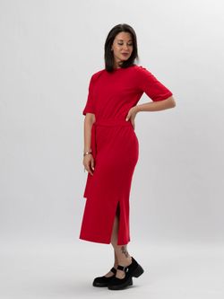 Платье спортивное с разрезами и поясом