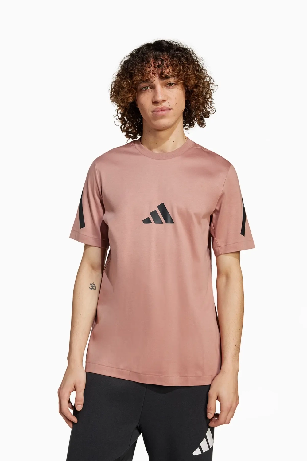 Футболка adidas Z.N.E. Tee - розовый