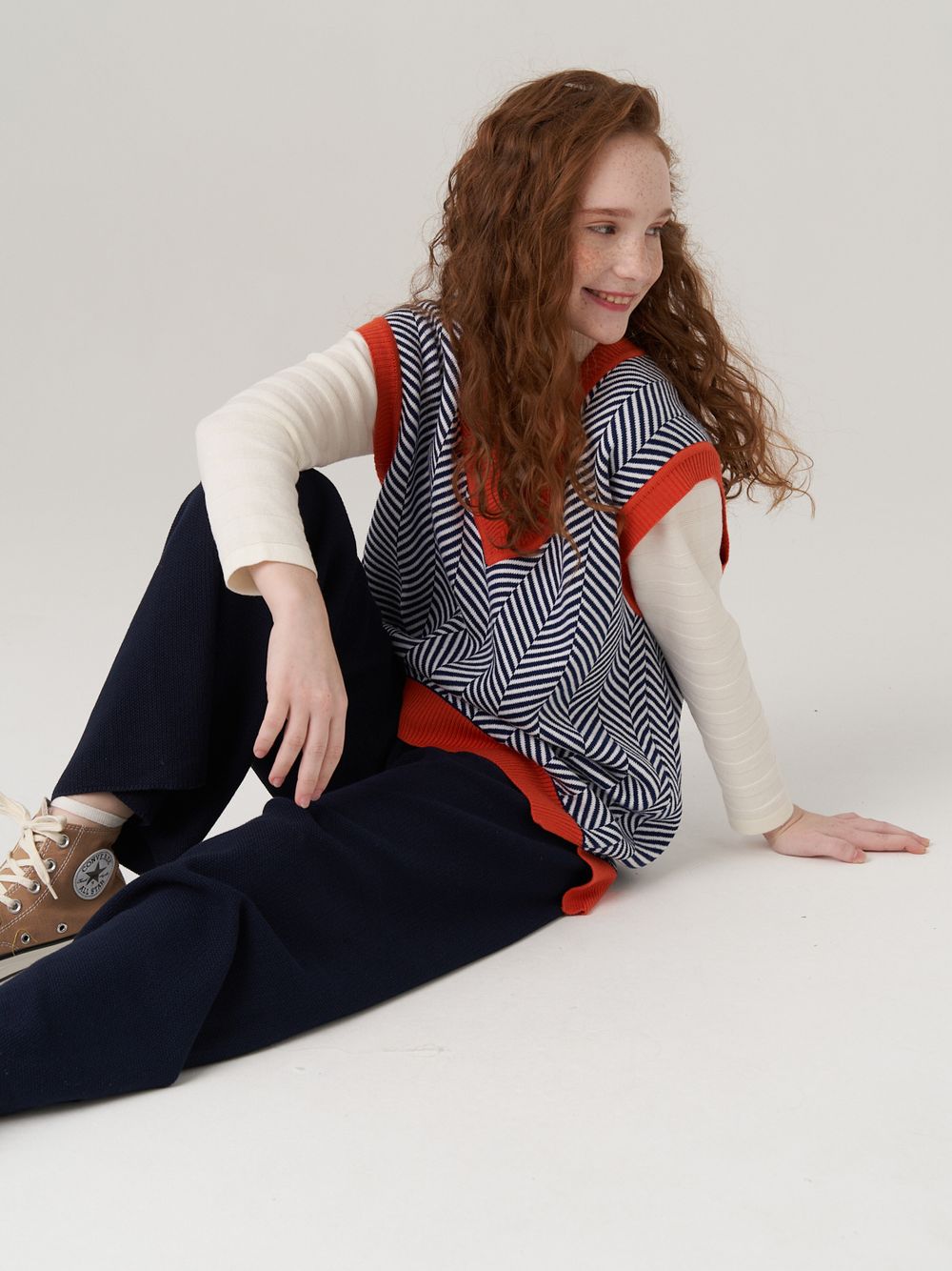 Жилетка для девочки в школу 953 н.синий-оранжевый