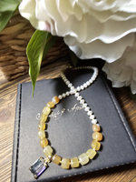 Колье ручной работы из культивированного речного жемчуга и агата кракле "Праздник"