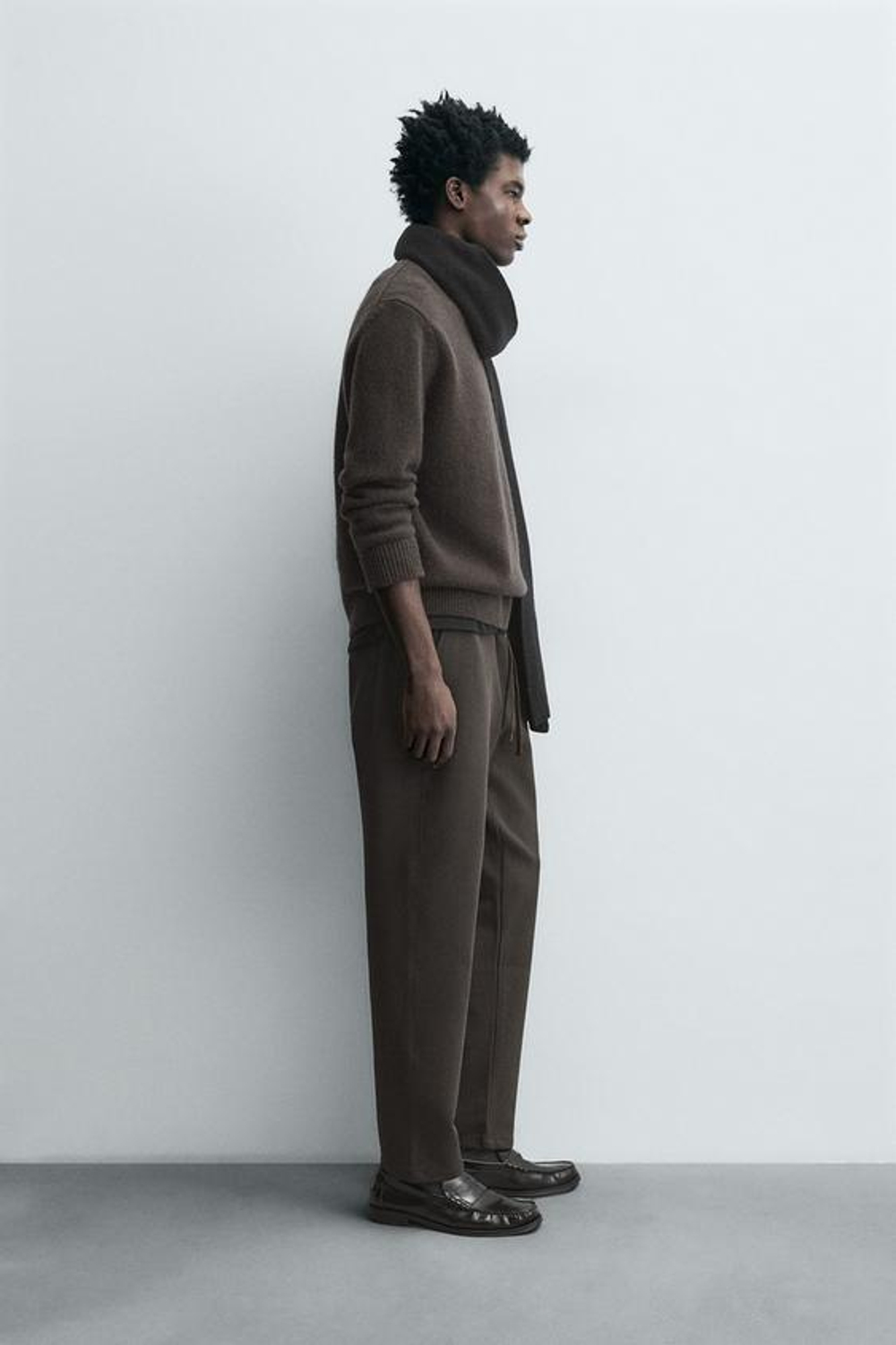 ZARA БРЮКИ-ДЖОГГЕРЫ КОМФОРТНОЙ ПОСАДКИ, ТЕМНО-КОРИЧНЕВЫЙ