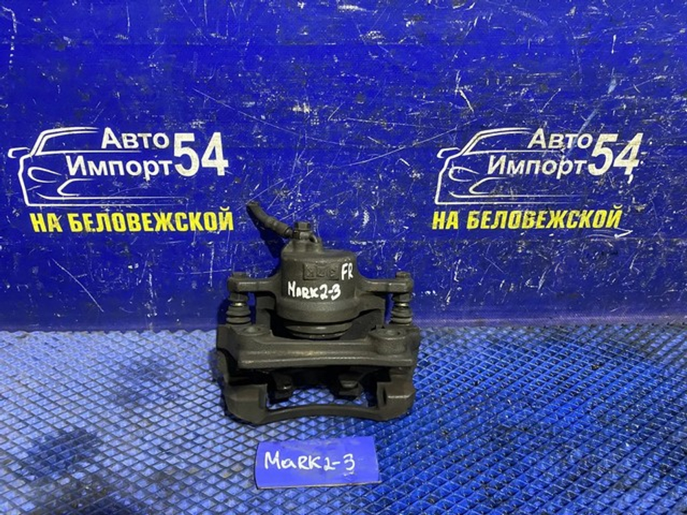 Суппорт тормозной передний правый TOYOTA MARK 2 1999