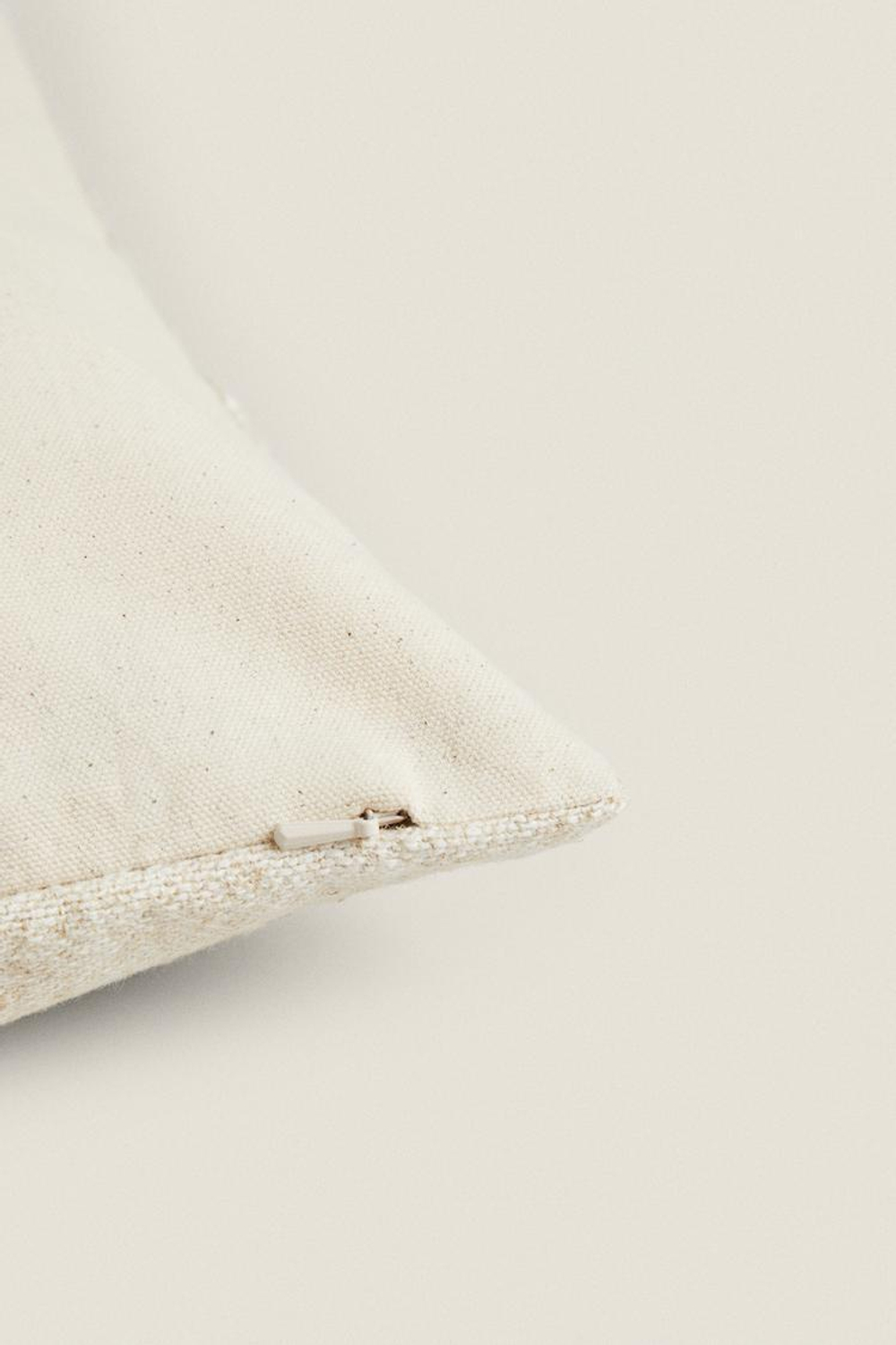 ZARA HOME ХЛОПКОВЫЙ ЧЕХОЛ ДЛЯ ДЕКОРАТИВНОЙ ПОДУШКИ С ВЫШИВКОЙ В ПОЛОСКУ, СВЕТЛО-БЕЖЕВЫЙ