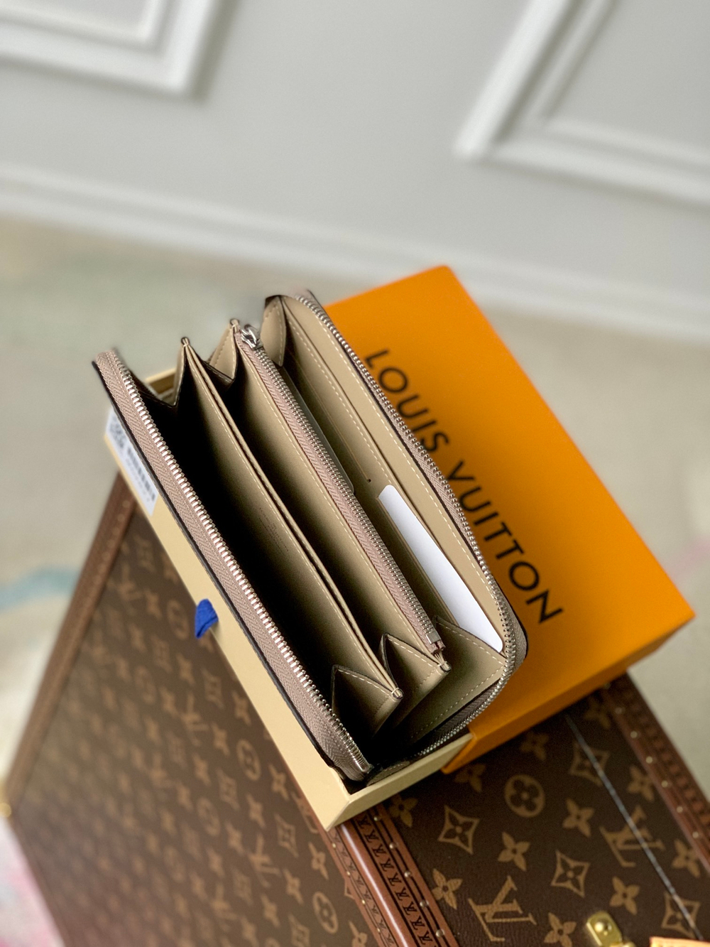 Louis Vuitton Zippy Wallet