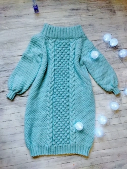 Платье вязаное