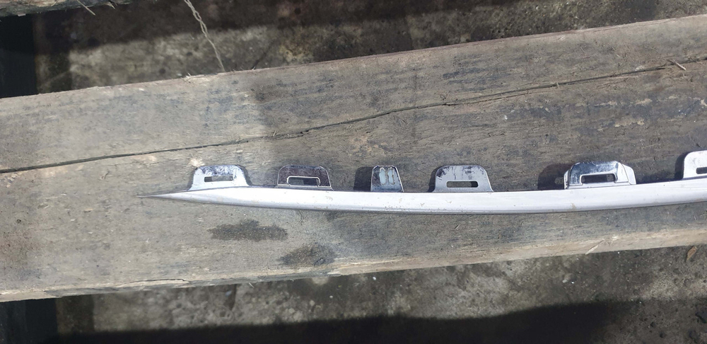 Молдинг решетки переднего бампера правый Mercedes V-Class (W447) 14-нв Б/У Оригинал A4478851800