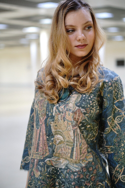 Легкий шерстяной свитер, по мотивам средневековых гобеленов