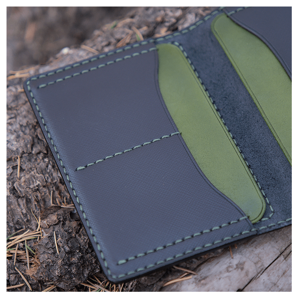 Кожаная обложка на паспорт «Ягуар»