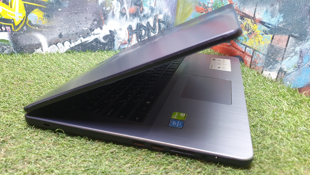 Ноутбук ASUS Pentium/6Gb/MX110 2Gb/FHD/R702UB R702UB-GC132T/Windows 10