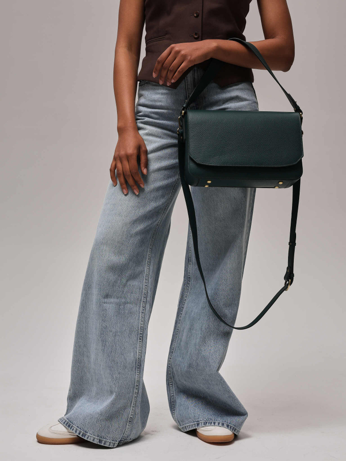 Сумка кожаная на плечо темно-зеленая