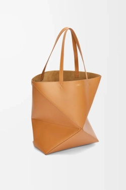 Loewe Сумка-тоут XL Puzzle Fold из блестящей телячьей кожи, светло-коричневый