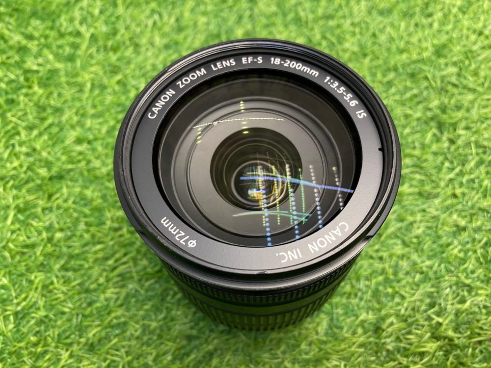 Canon EF-S 18-200mm 3.5-5.6 IS