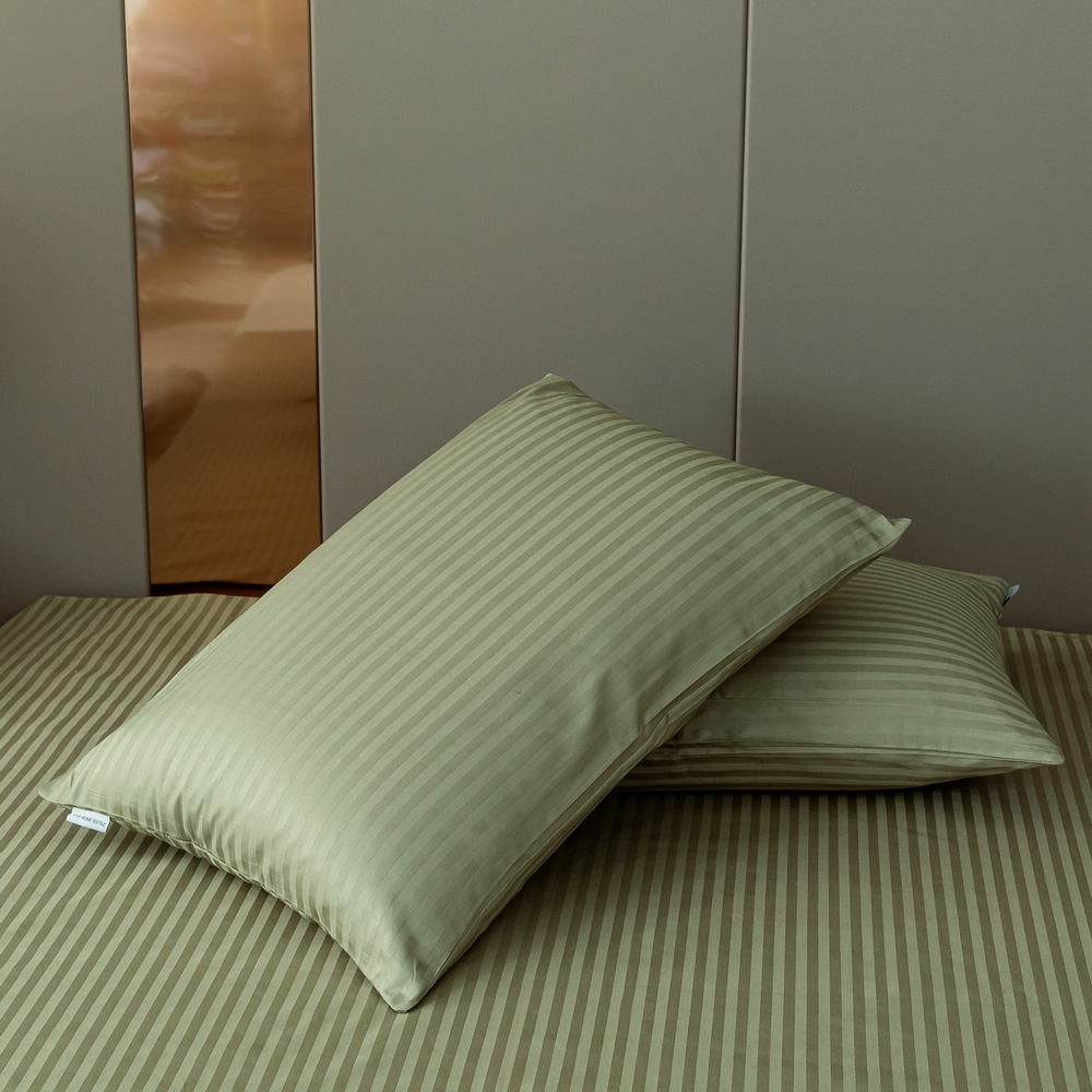 Комплект постельного белья Страйп Сатин Однотонный на резинке CTR028