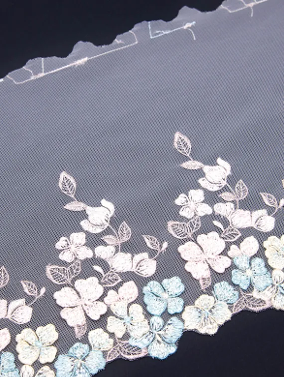 05-128 ОПТ Вышивка на неэл. сетке 20 см, айвори/ментол/желтый (левая)