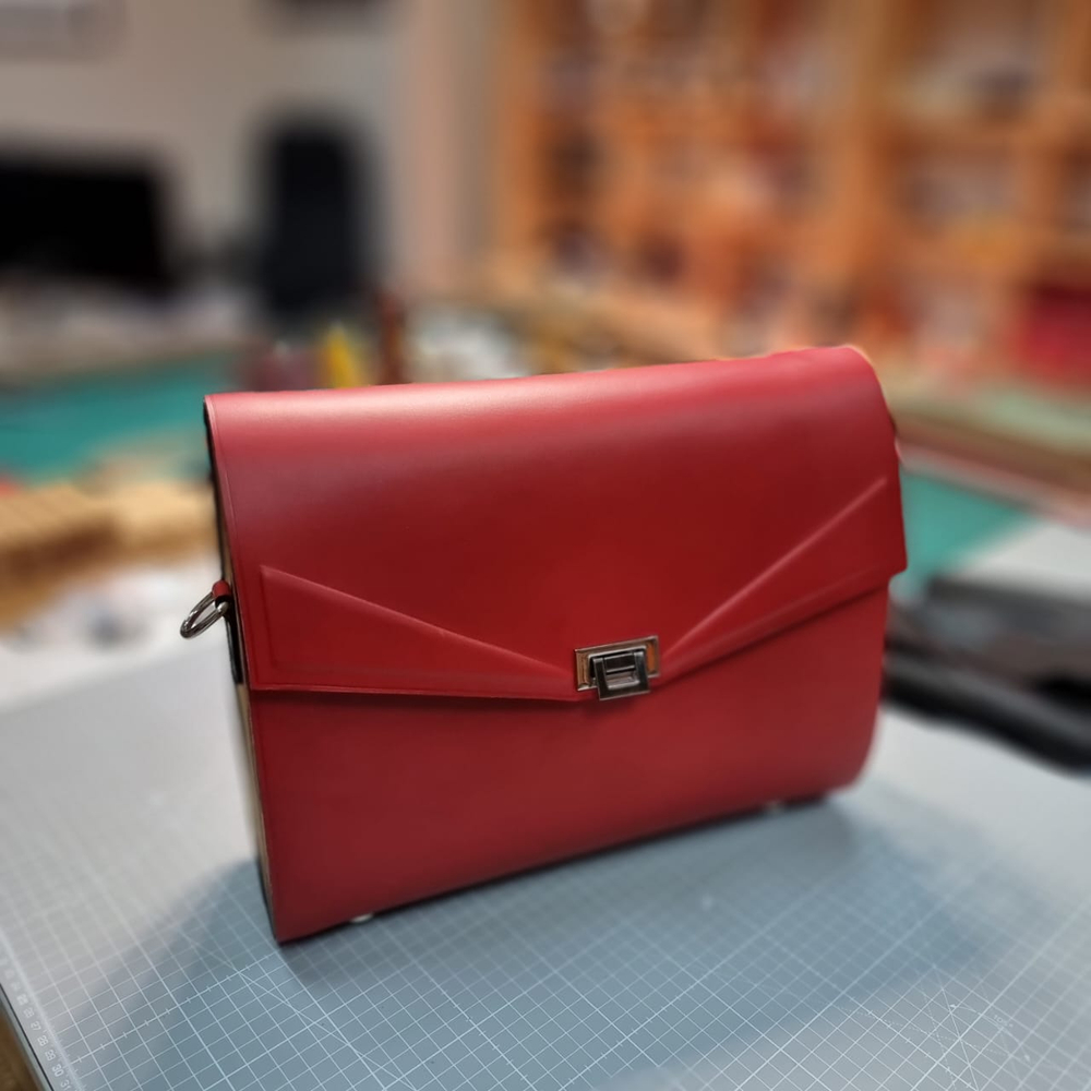 Сумка из кожи теленка