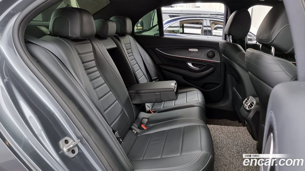Mercedes-Benz E-Class W213 E220d 4MATIC AMG Line (07.2021)