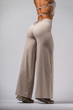 Брюки Deni x NEBBIA High-waist Flared Pants 312 Кремовые