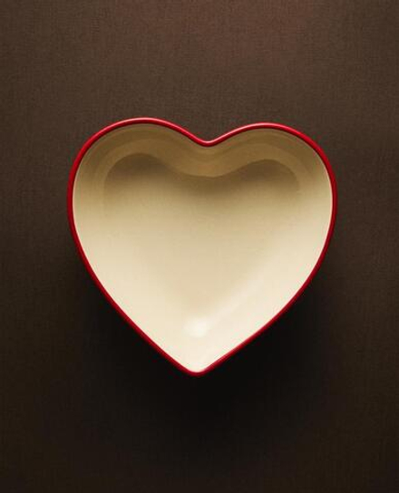 ZARA HOME НОВОГОДНЯЯ КЕРАМИЧЕСКАЯ МИСКА «СЕРДЕЧКО», БЕЛЫЙ/КРАСНЫЙ