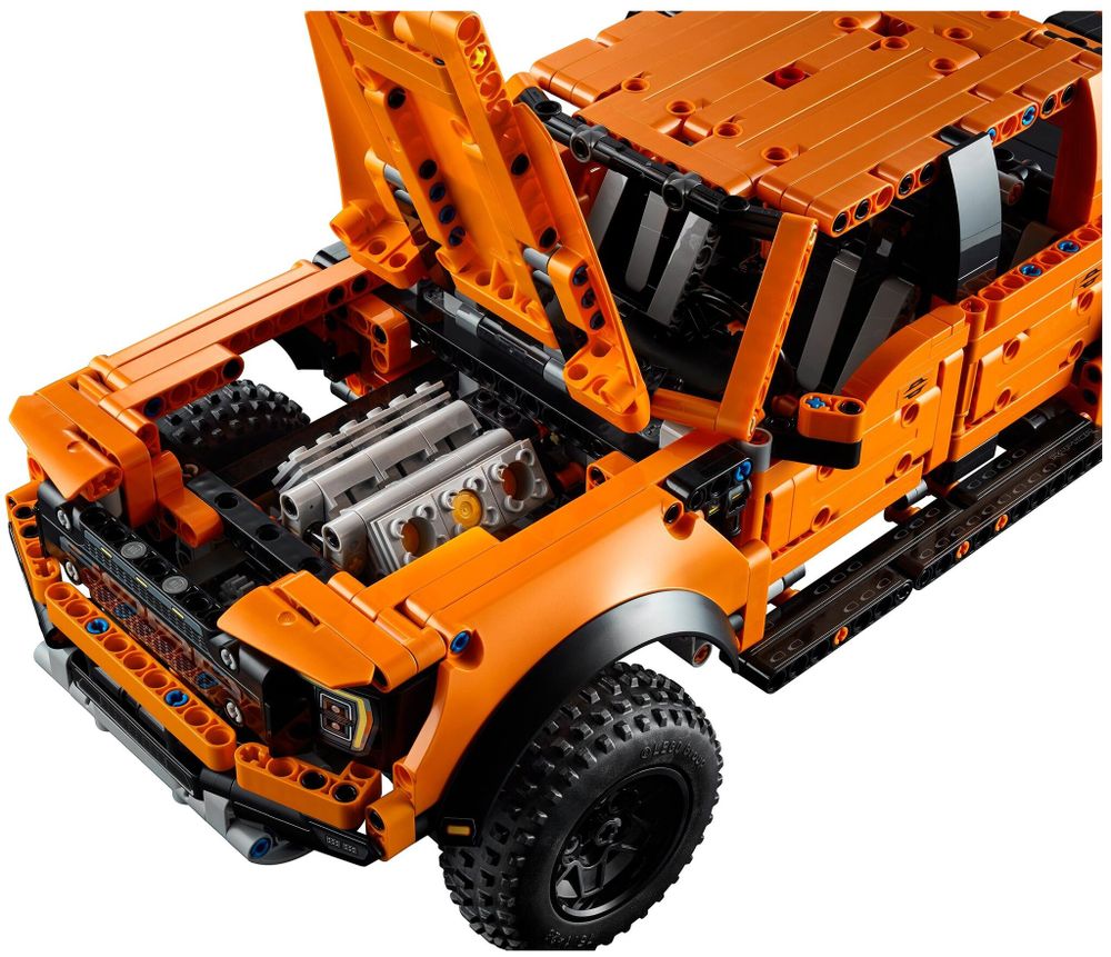 Конструктор LEGO Technic 42126 Ford F-150 Raptor