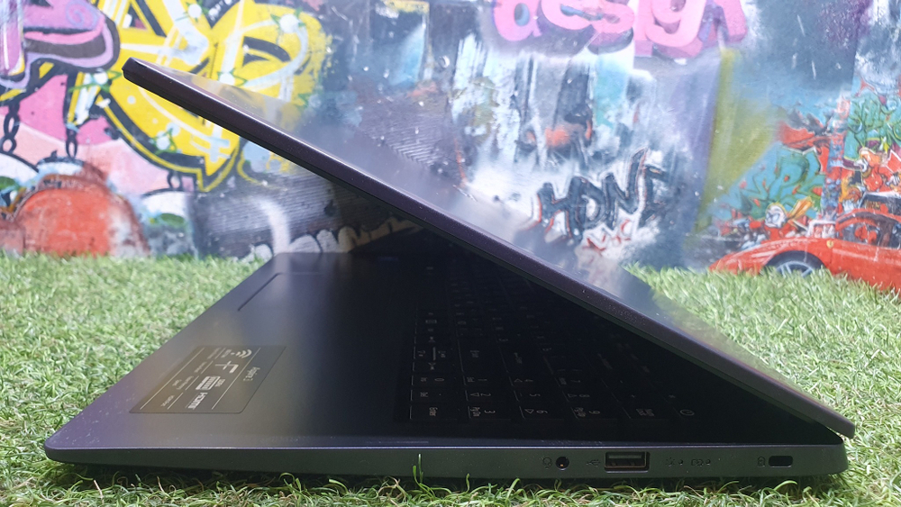 Ноутбук Acer Celeron/8Gb/FHD