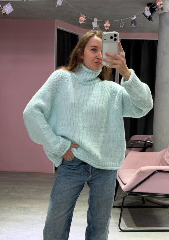 Свитер с горлом Candy небесный