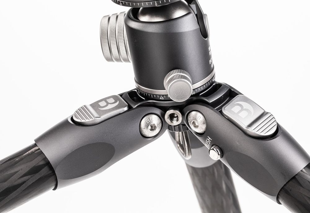 Штатив Benro TTOR35CGX35 карбоновый с шаровой головой