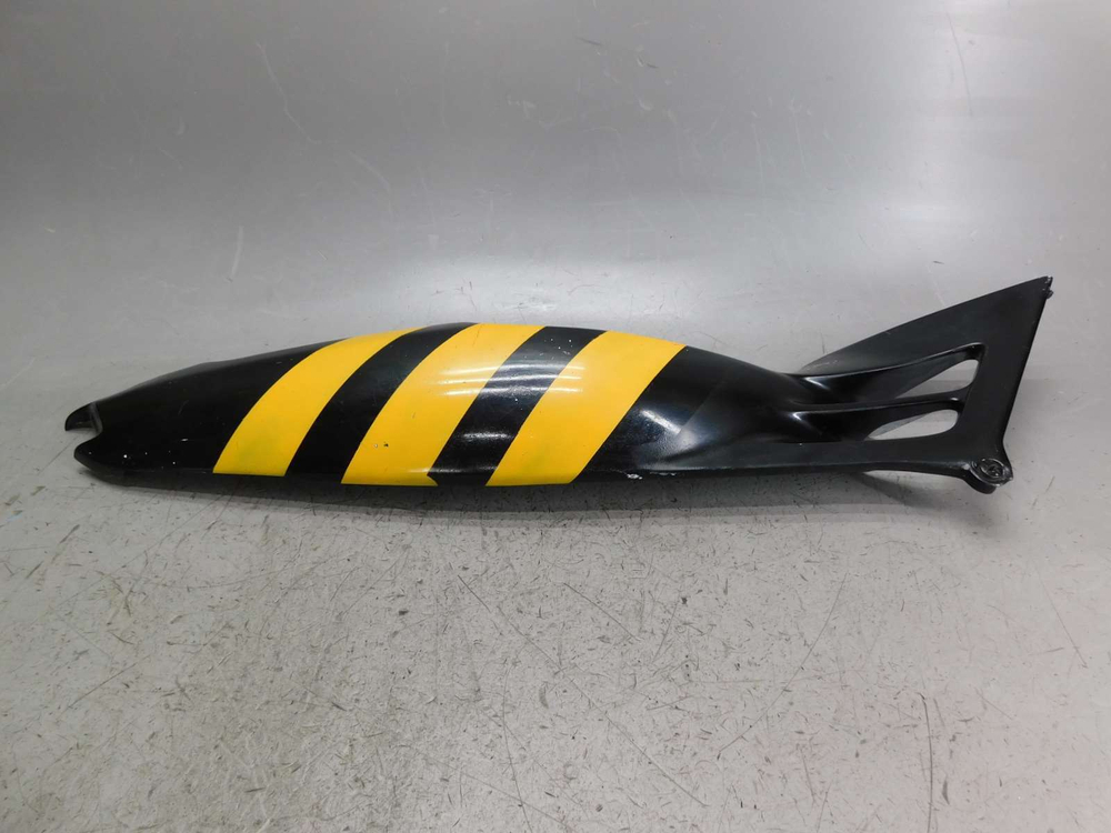 Пластик боковой правый Honda CBR600 F3 PC31 83610-MV9 031839