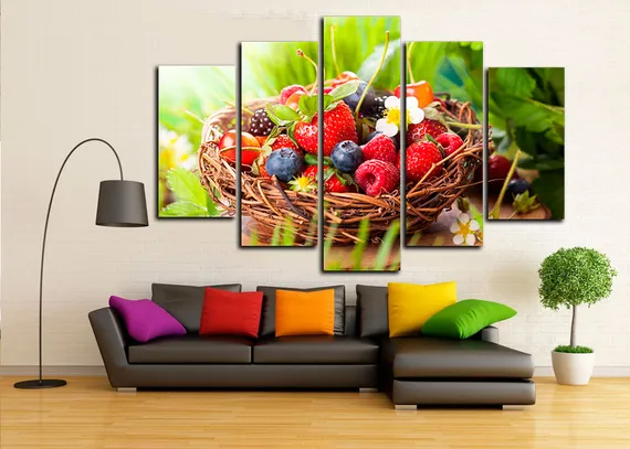 Модульная картина " Корзина ягод "