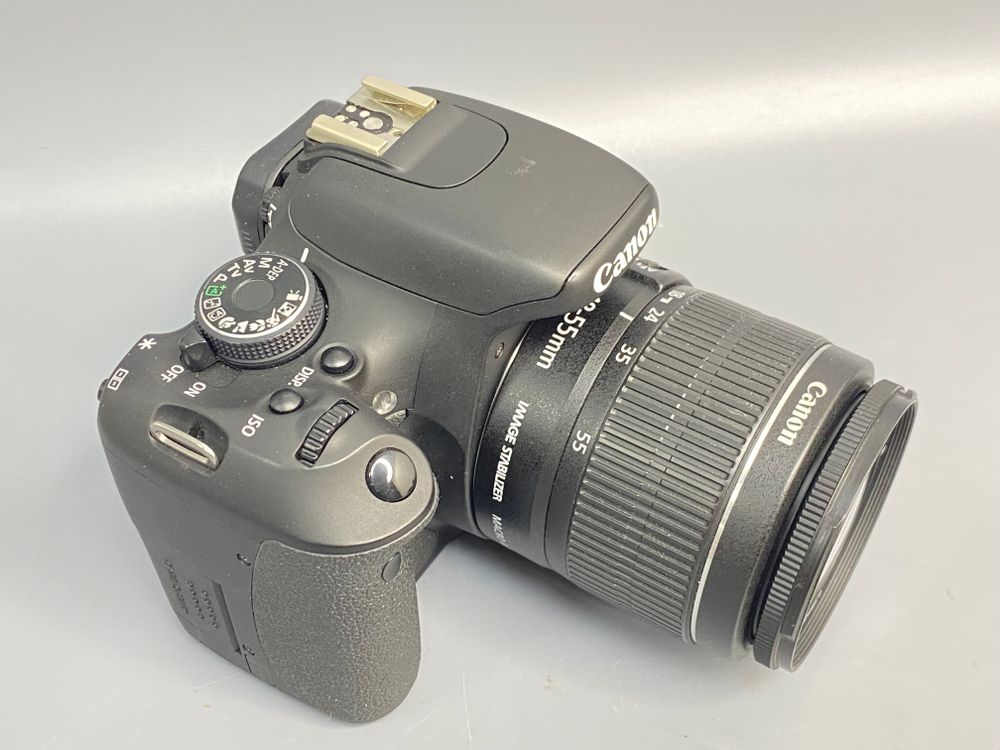 Canon 600D kit 18-55mm IS ll 7200 Кадров