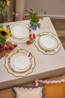 Салфетка под приборы Anemone из коллекции Trendy Ruffles, Ø38 см, оливковый