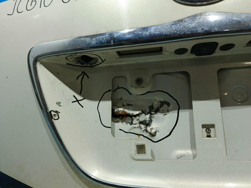 Крышка багажника TOYOTA BREVIS 2002