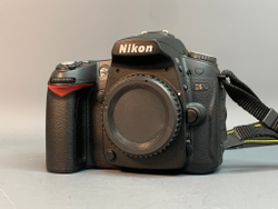 Nikon D90 9.000 кадров
