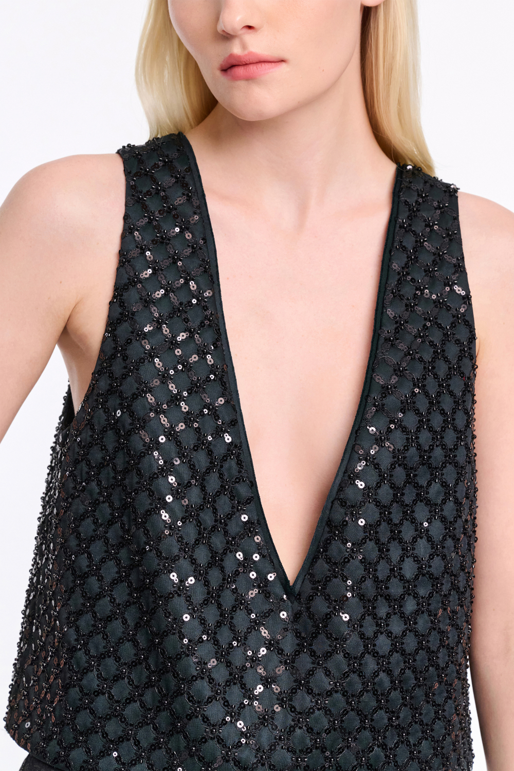 Блузка с пайетками