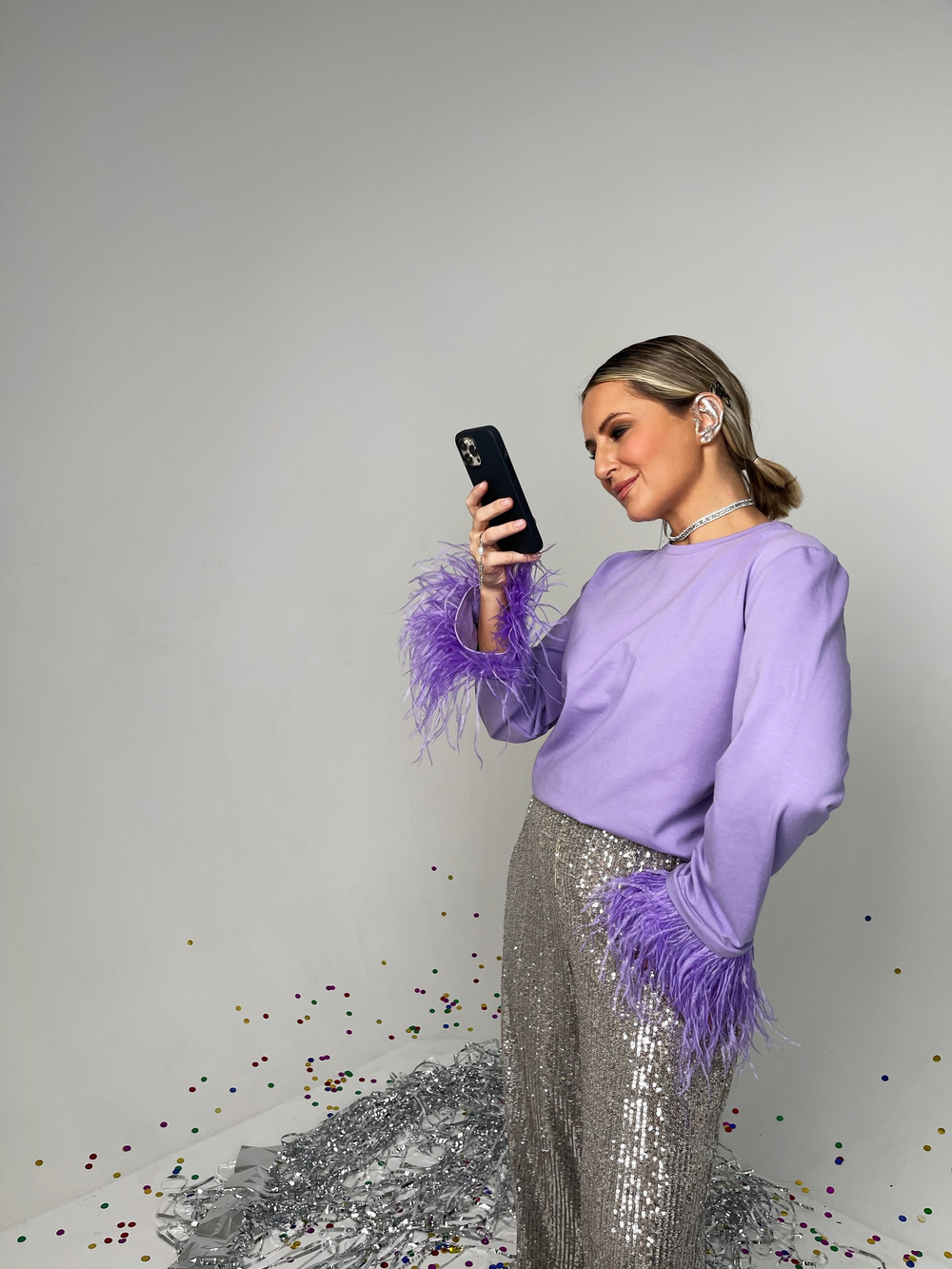 Лонгслив со съёмными перьями на рукавах сиреневый