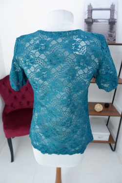 Футболка с кружевом 44 размер