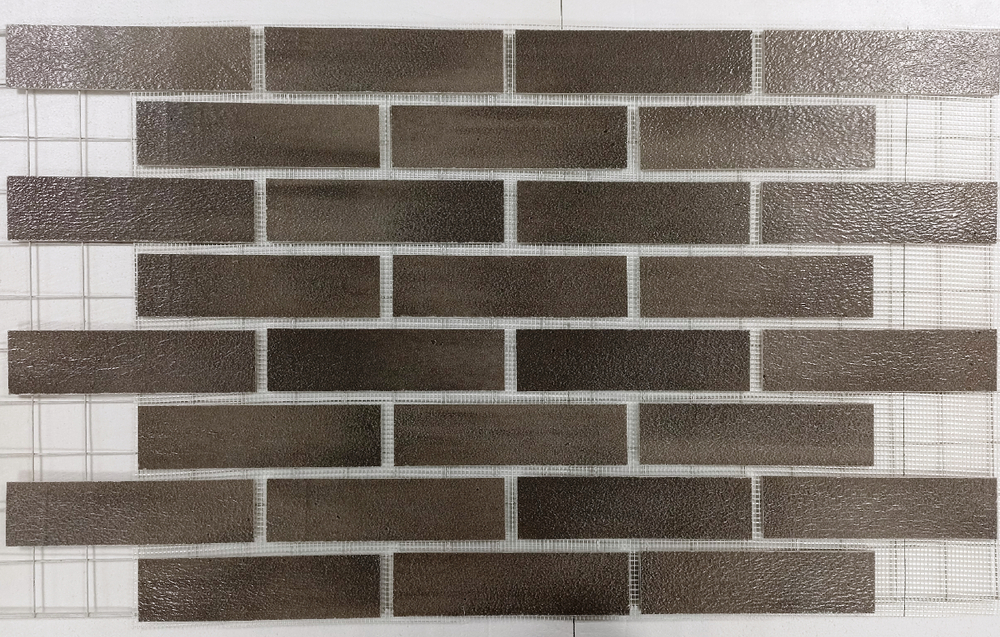 Гибкий кирпич серый на сером, на сетке, с защитной пленкой, 95x55 см