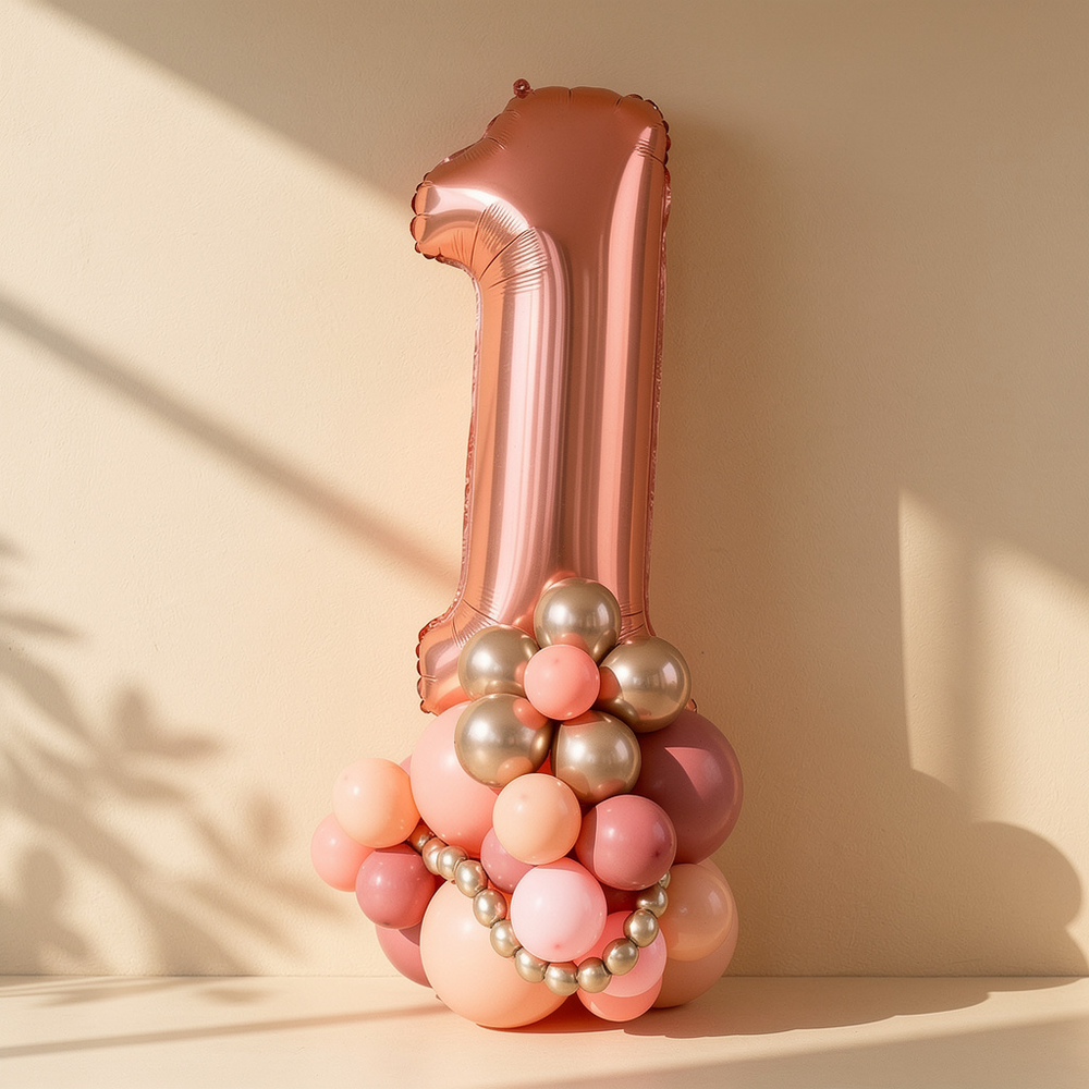 Стойка "Цветок в розовом золоте с цифрой"