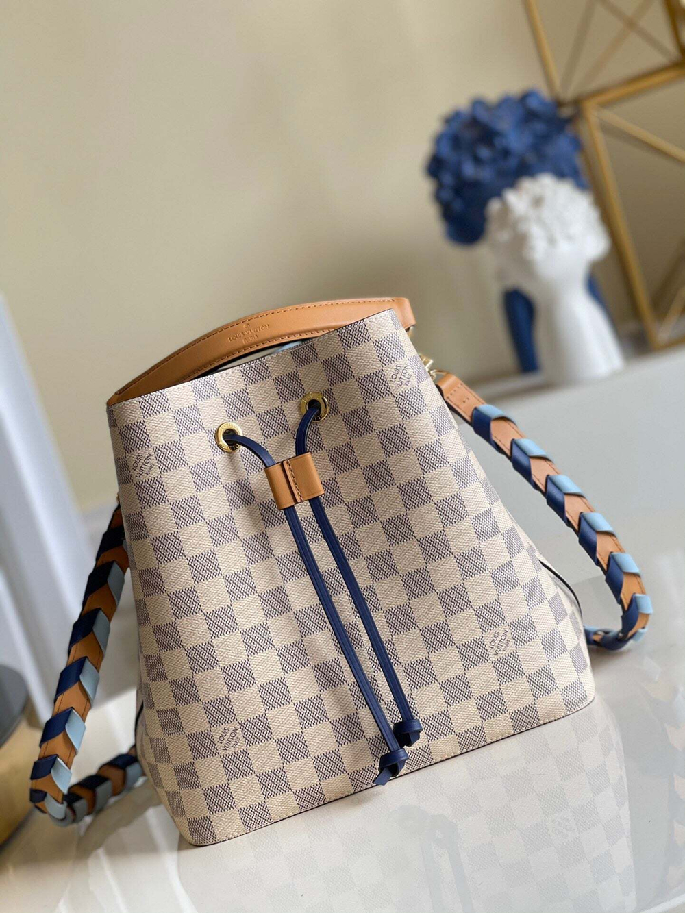 Louis Vuitton NeoNoe MM