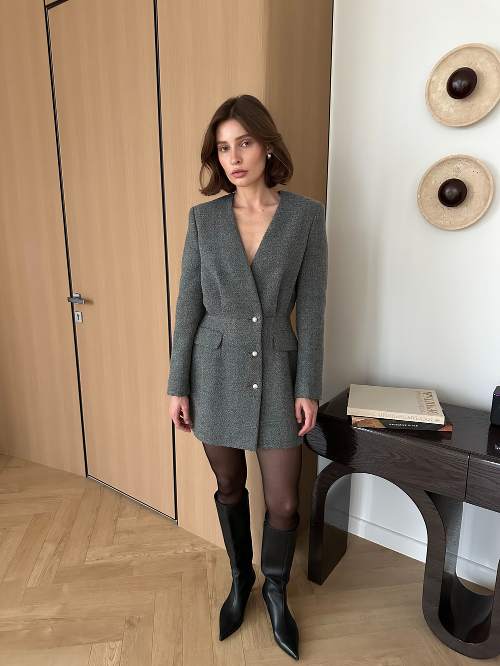 Платье из твида с длинным рукавом мини серое