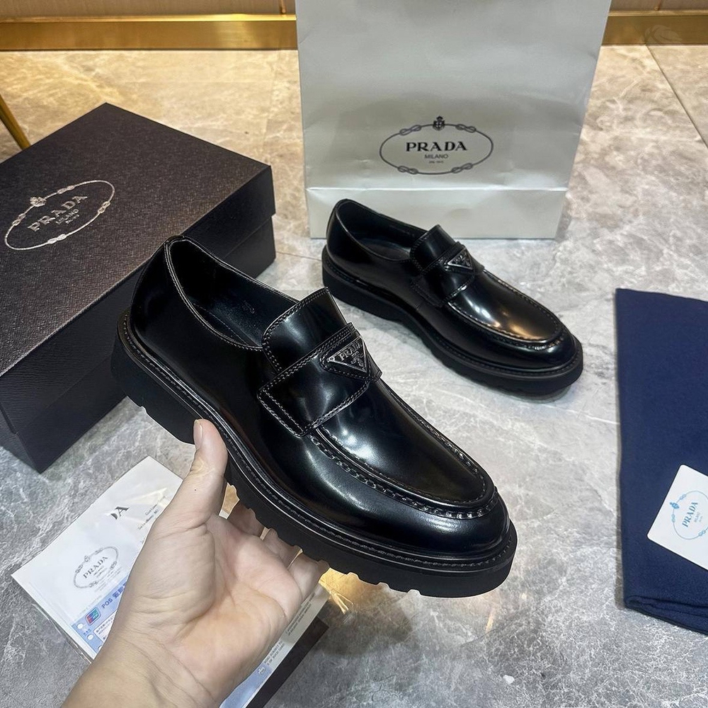 Лоферы Prada