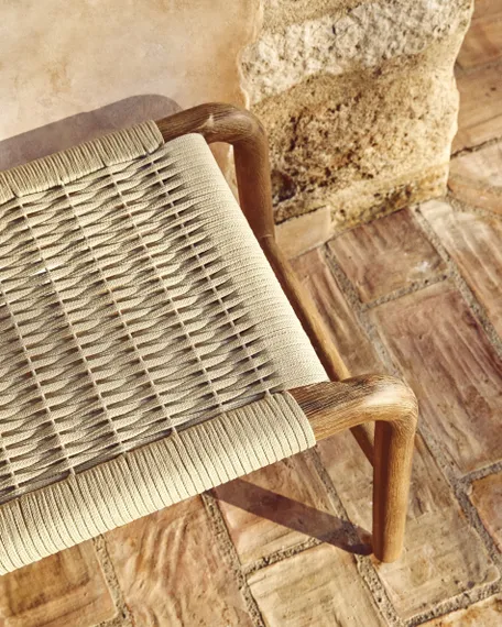 Скамейка Alipa из массива акации и веревки кремового цвета