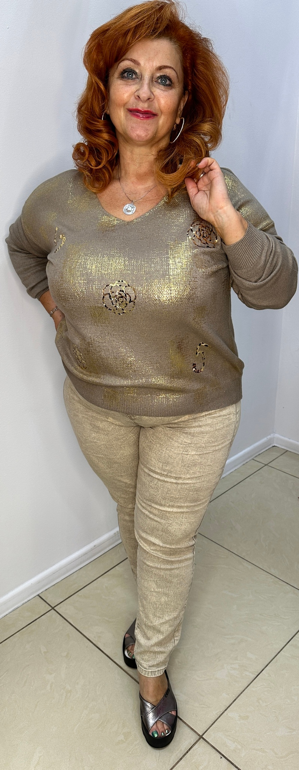 Бежевые брюки(варенки) на резинке в поясе